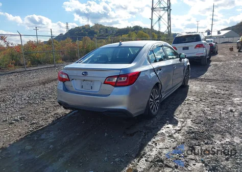 2018 Subaru Legacy 2.5I Premium z USA, uszkodzony, nr VIN 4S3BNAF60J3013939